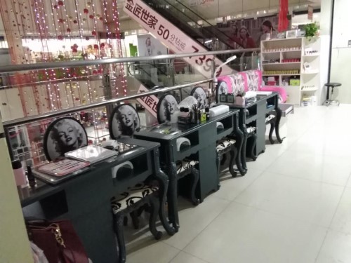 纖指圓夢想！保定東方技工學(xué)校創(chuàng)業(yè)者——李丹！  