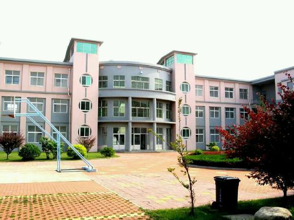 青島求實(shí)職業(yè)技術(shù)學(xué)院學(xué)空中乘務(wù)專(zhuān)業(yè)怎么樣？