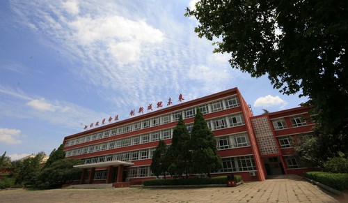 中國(guó)洛陽(yáng)一拖技師學(xué)院怎么樣？