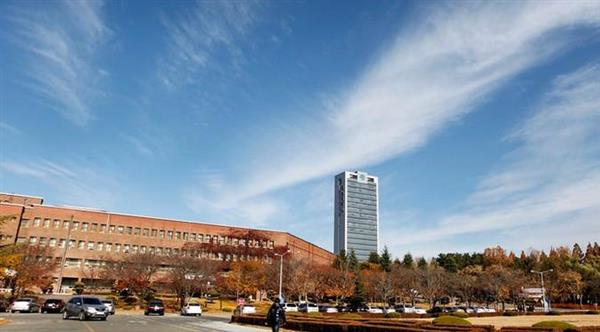 想創(chuàng)業(yè)當老板嗎？快到泰安市陽光汽車專修學校吧！