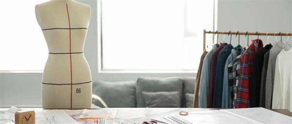 秦皇島學(xué)服裝設(shè)計去哪所學(xué)校？