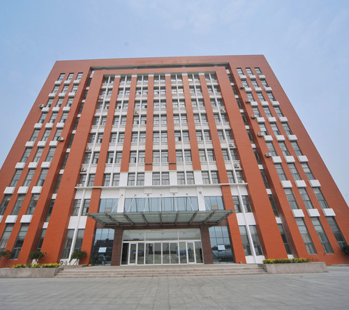 與同類院校相比，東營(yíng)市技師學(xué)院都有哪些優(yōu)勢(shì)？