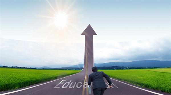 臨沂能源學(xué)校怎么樣？近年來，中國(guó)能源、電力供求趨緊，國(guó)內(nèi)外發(fā)電行業(yè)對(duì)資源豐富可再生性強(qiáng)，有利于改善環(huán)境和可持續(xù)性發(fā)展的生物質(zhì)資源的開發(fā)利用引起極大關(guān)注。臨沂能源學(xué)校在這樣一種形勢(shì)下，開設(shè)相關(guān)專業(yè)，培育大批優(yōu)秀人才，為社會(huì)做出突出貢獻(xiàn)。下面就一起來感受一下該學(xué)校的風(fēng)采吧！   臨沂能源學(xué)校  山東省臨沂市能源學(xué)校是經(jīng)政府批準(zhǔn)成立的專業(yè)從事電力教育、電廠實(shí)習(xí)、電廠直簽就業(yè)為主的綜合性職業(yè)技術(shù)學(xué)校。學(xué)校占地面積100000多平方米，建筑面積61866平方米，綠化面積300000多平方米?，F(xiàn)有各類在校生3200多人，建有綜合辦公樓、教學(xué)樓、宿舍樓、餐廳等基礎(chǔ)設(shè)施，另有高標(biāo)準(zhǔn)實(shí)驗(yàn)樓、體育場(chǎng)和學(xué)生活動(dòng)中心等配套設(shè)施。在臨沂國(guó)能生物電廠、恒源熱電廠、沂州集團(tuán)電廠設(shè)立學(xué)生實(shí)習(xí)培訓(xùn)基地，推行“課堂進(jìn)電廠”的教學(xué)模式；在河北石家莊國(guó)電設(shè)立分校，實(shí)現(xiàn)了“學(xué)校進(jìn)電廠”的雙元制教育理想。    臨沂市能源學(xué)校的辦學(xué)目標(biāo)是：“理念現(xiàn)代化、管理科學(xué)化、教育優(yōu)質(zhì)化、技能實(shí)效化”。在師資隊(duì)伍建設(shè)方面，除了專業(yè)課教師外，我校還吸納了一批省內(nèi)外知名電力教育專家、富有實(shí)踐經(jīng)驗(yàn)的電廠專業(yè)工程師擔(dān)任理論課教師和實(shí)習(xí)指導(dǎo)老師，在教學(xué)管理方面，我們逐漸形成了“厚基礎(chǔ)、重實(shí)踐、強(qiáng)能力”的理論與實(shí)踐相結(jié)合的教學(xué)模式、重視教學(xué)研究，積極改進(jìn)教學(xué)方法和教學(xué)手段，逐步完善科學(xué)管理體系，努力提高管理水平；在就業(yè)安置方面，我們?cè)诒ＷC就業(yè)率100%的基礎(chǔ)上，又推出了就業(yè)對(duì)口率100%和終身跟蹤服務(wù)的就業(yè)保障新承諾，讓家長(zhǎng)放心、學(xué)生滿意；學(xué)校注重教育資源整合、辦學(xué)優(yōu)勢(shì)互補(bǔ)，先后與曲阜師范大學(xué)、華北電力大學(xué)等院校簽訂了聯(lián)合辦學(xué)協(xié)議，并與200多家電力企業(yè)簽訂了定向就業(yè)協(xié)議，實(shí)行訂單式培養(yǎng)。學(xué)生學(xué)完理論課程后，全部安置到訂單企業(yè)進(jìn)行實(shí)習(xí)、就業(yè)。   臨沂市能源學(xué)校經(jīng)過長(zhǎng)期的發(fā)展和積累，逐漸形成了“面向全國(guó)招生、高校聯(lián)合辦學(xué)、開辦特色專業(yè)、就近安置就業(yè)、校企合作教育、傳承沂蒙精神”的辦學(xué)特色。相信你已經(jīng)喜歡上這么別具一格的學(xué)校了吧！那就趕快來報(bào)名吧！