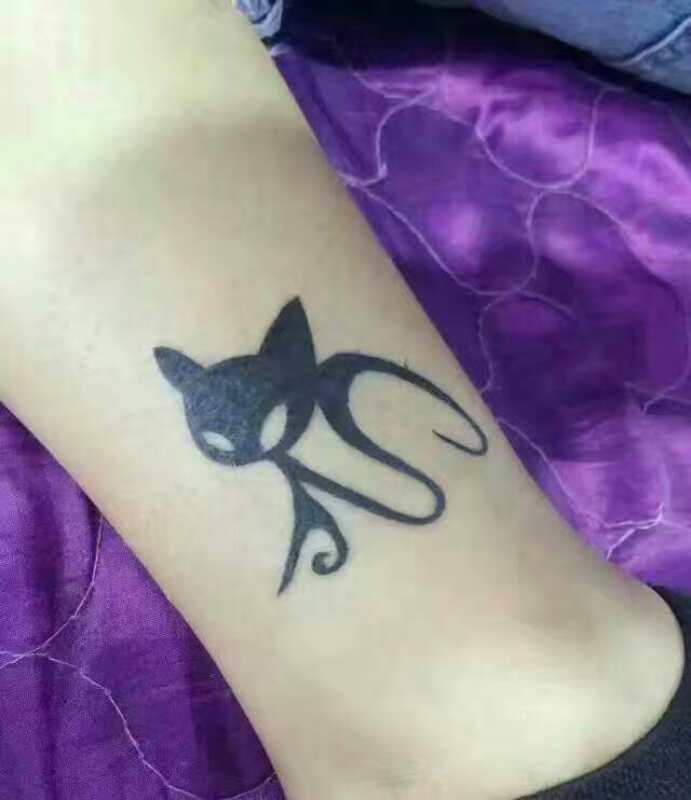 衡水專業(yè)學(xué)美甲，美甲培訓(xùn)化妝培訓(xùn)就到小樂化妝學(xué)校