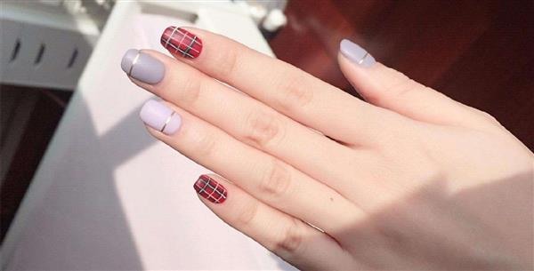 美甲零基礎(chǔ)學(xué)員去哪學(xué)？北京成遠(yuǎn)形象設(shè)計藝術(shù)學(xué)校來幫你！