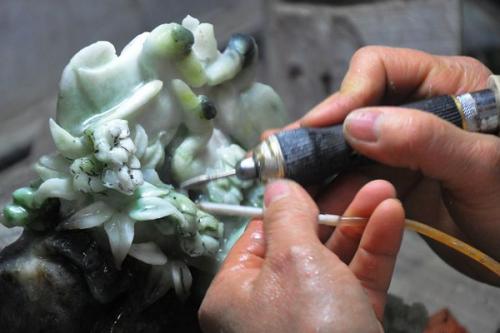 邢臺汽修服裝學(xué)校有玉石加工專業(yè)嗎？