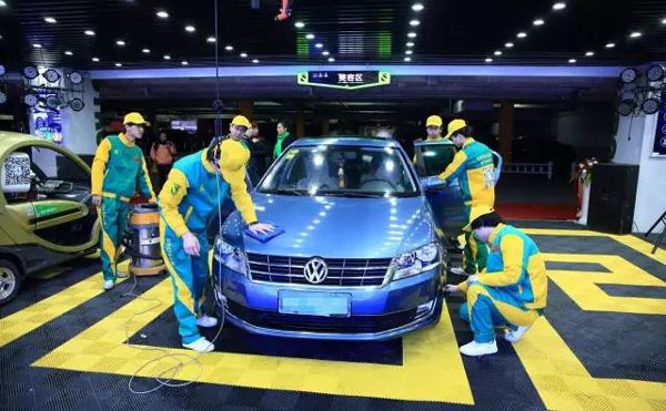 想學(xué)汽車運(yùn)用與維修專業(yè)？就選邢臺(tái)汽修服裝學(xué)校！