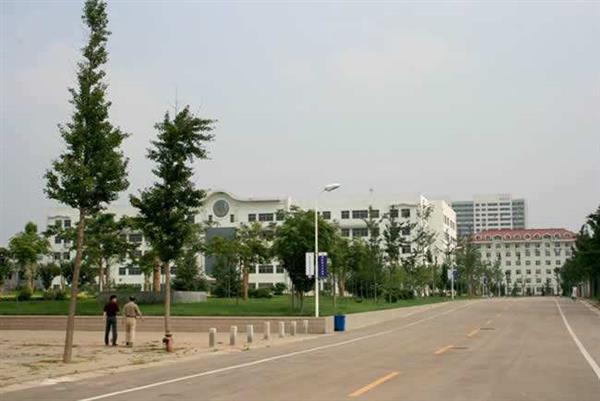 青島飛洋職業(yè)技術(shù)學(xué)院有哪些辦學(xué)特色？有什么學(xué)生福利？