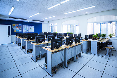 邢臺(tái)現(xiàn)代職業(yè)學(xué)校有哪些計(jì)算機(jī)專業(yè)？