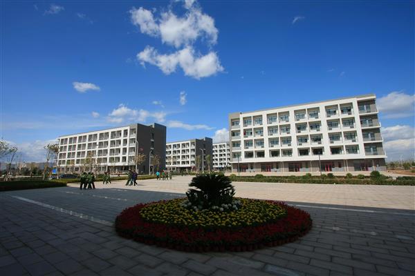 青島新港報關(guān)學(xué)院優(yōu)勢有哪些？