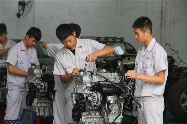 新能源汽車專業(yè)去哪里學(xué)習(xí)？   