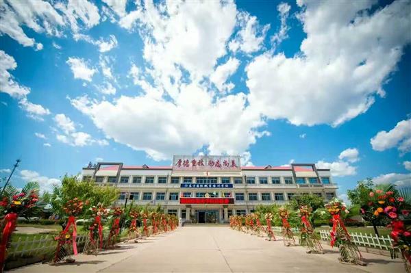 秦皇島東方航空服務(wù)專業(yè)學(xué)校2017學(xué)費多少？貴嗎？