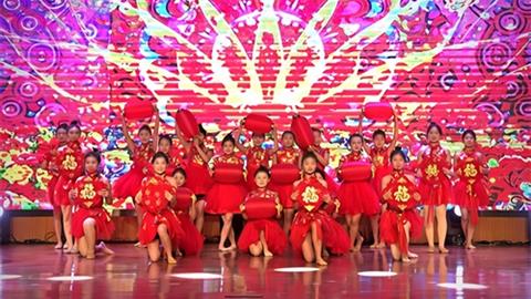 育才賦能興偉業(yè) 拓路開(kāi)局譜新篇——灤南縣職業(yè)教育中心成功舉辦2026年元旦聯(lián)歡會(huì)